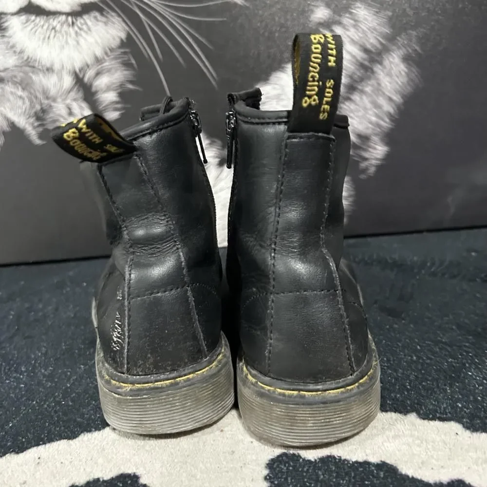 Dr. Martens Delaney AW004 Combat Boot Unisex M4/W5 Black Leather Side Zipper